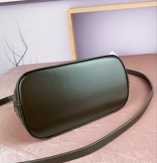 ルイヴィトンバッグ角部分ディテール